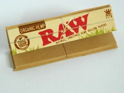 RAW - Connoisseur King Size Slim Organic Unbleached Rolling Papers w/ Roach Tips